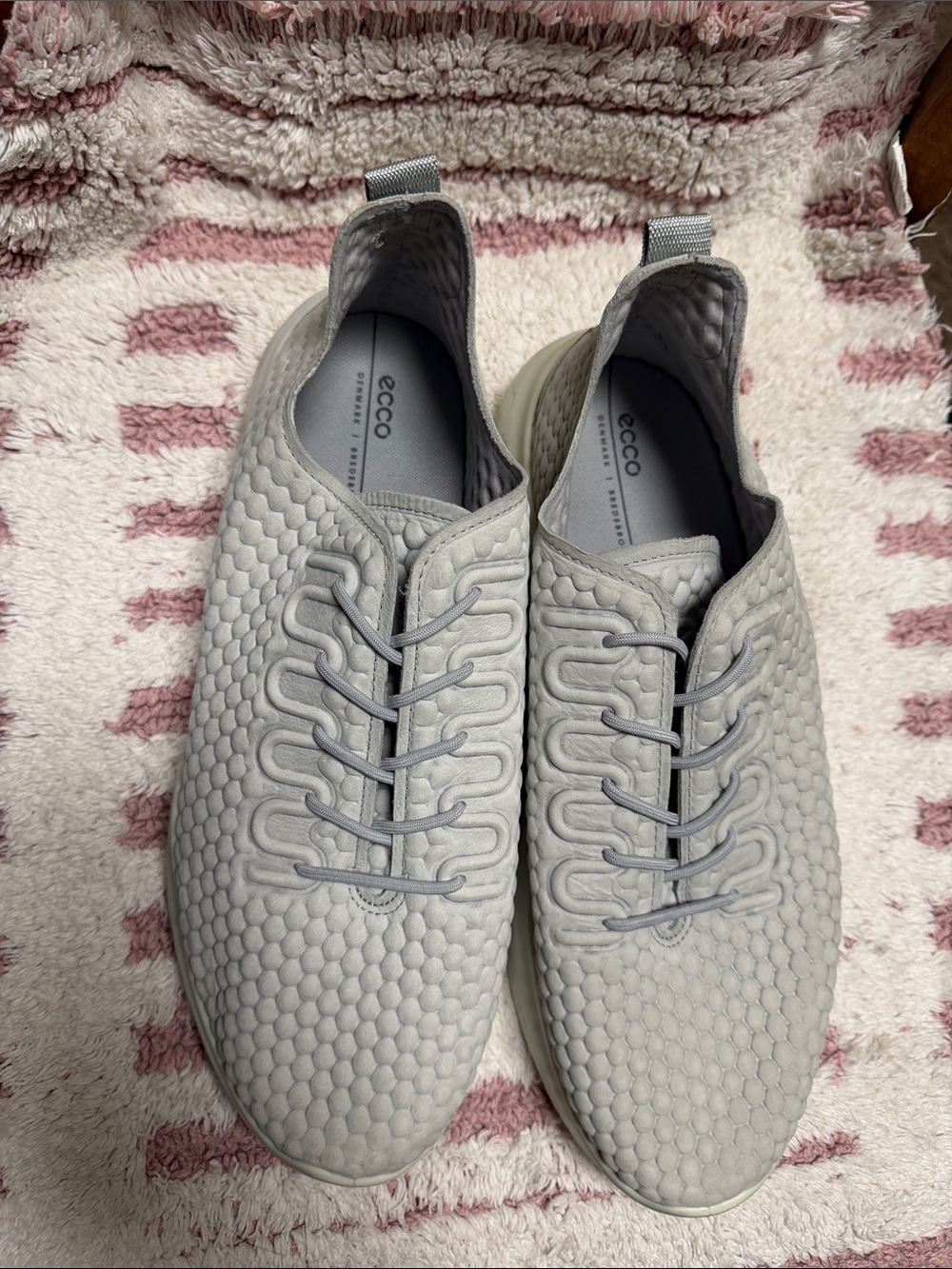Ecco Men's Light Gray Knit Slip-On Sneakers